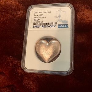 Heart-shaped coin struck in 1oz of .999 fine silver